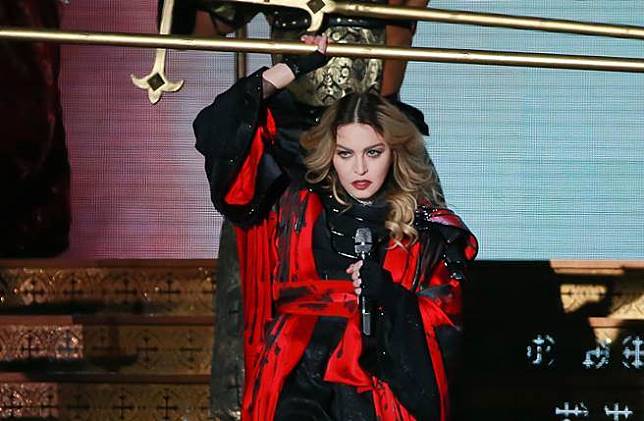 瑪丹娜認了感染新冠肺炎 7周前就有症狀「同台表演者全生病」