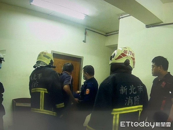 喊12hrs救命！獨居男癱軟倒地　警一間一間找…破門驚見他癱躺尿堆