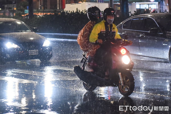 入冬最強冷空氣挑戰「首波冷氣團」　明起降雨範圍擴大雨區出爐