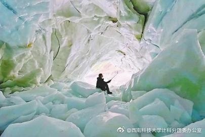 陸網紅「西藏探險王」掉入冰川身亡！攀登失手「永遠留在最愛瀑布裡」
