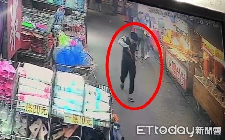 快訊／宜蘭東門夜市驚傳追殺！2人遭砍…20歲男當街拔刀眾人驚逃